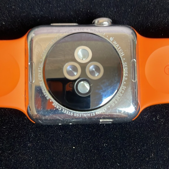 Hermes Apple Watch 44mm. - Picture 2 of 14